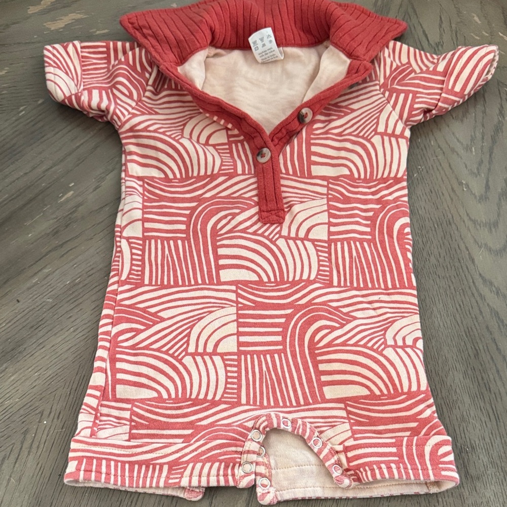 kate quinn Coral & Cream Geometric Baby One-Piece